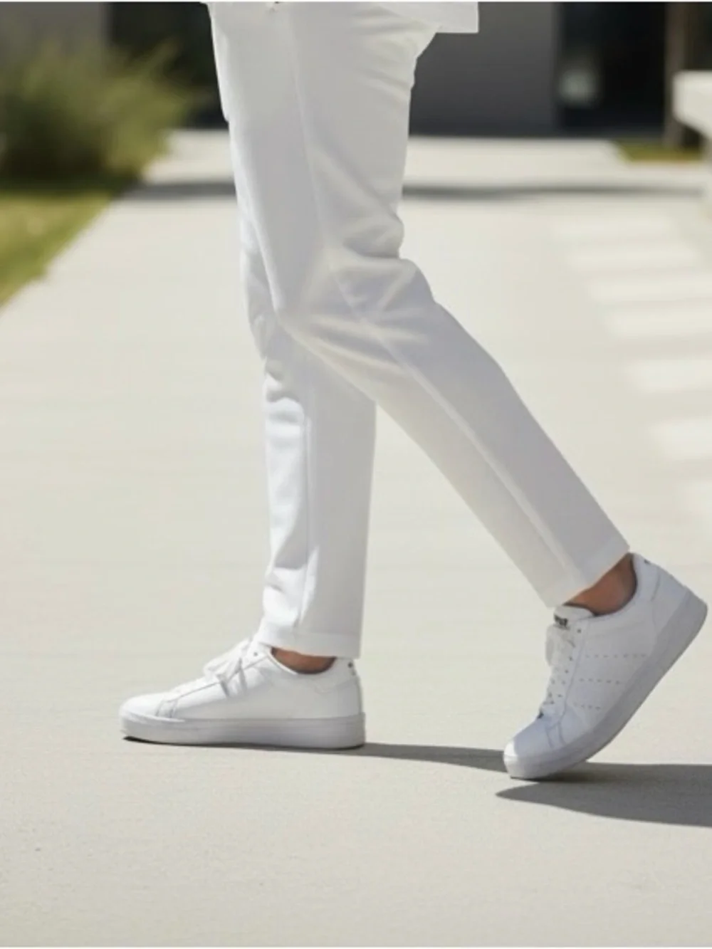 Adidas Court Tourino White Sneakers - Size Men’s 8.5 (H02177)